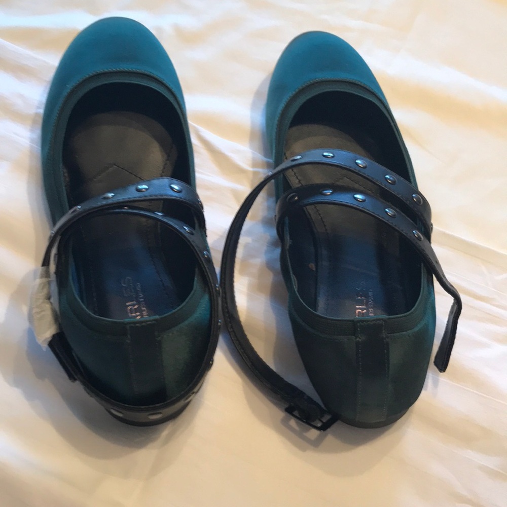 Green shoes